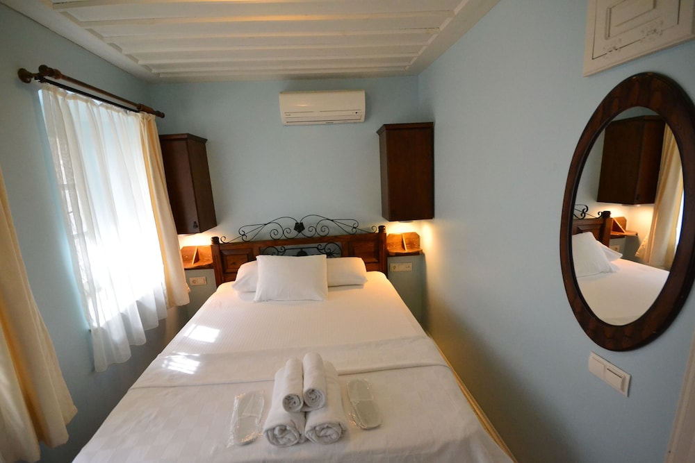 Standard Double Room photo 3