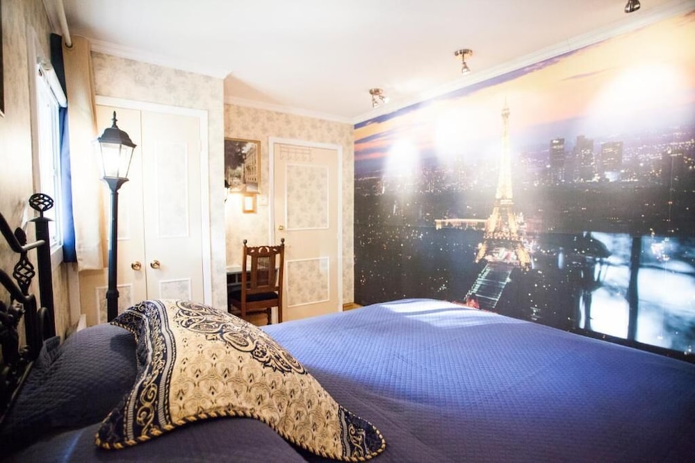 Classic Room, 1 Queen Bed (Paris) photo 1
