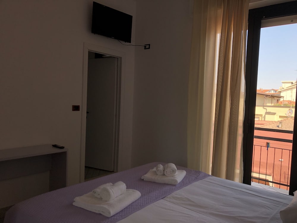 Double or Twin Room photo 2