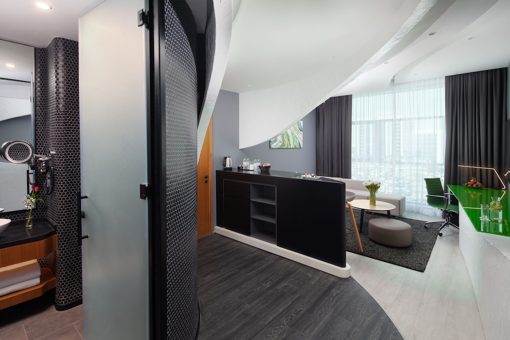 Sky Garden Suite photo 3