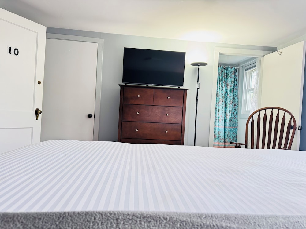 Room, 1 King Bed photo 2