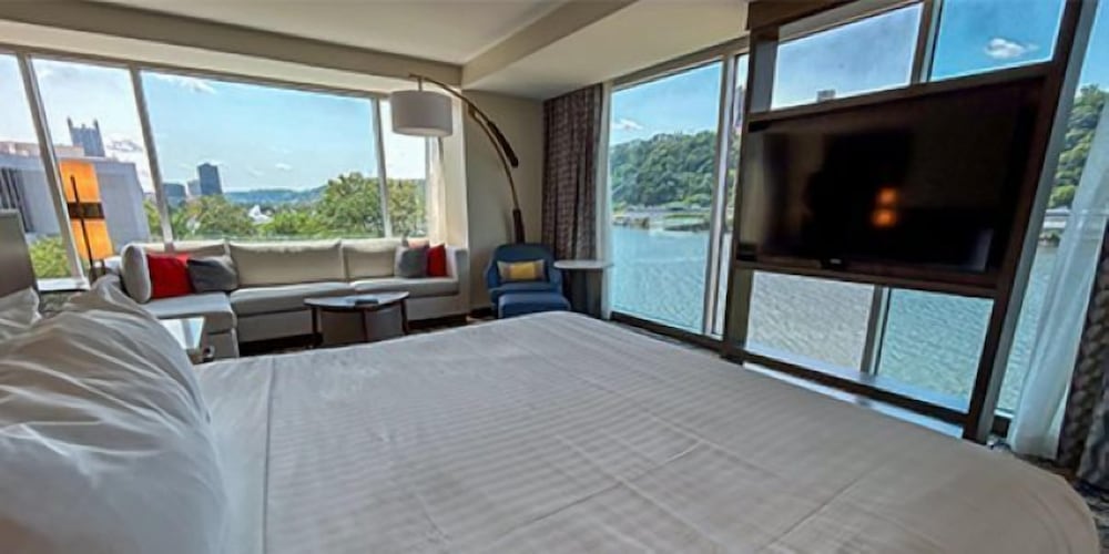 Signature Suite, Corner photo 1