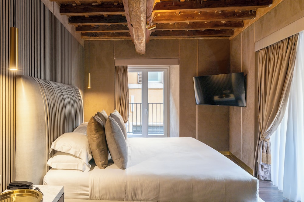 King Superior Room - Photo 1