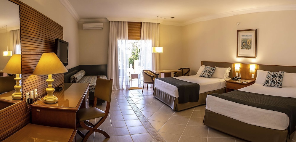 Deluxe Room, 2 Queen Beds, Accessible, Balcony photo 3