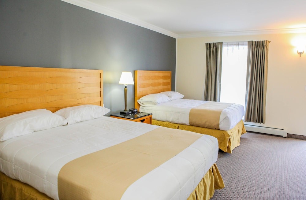 Standard Room, 2 Queen Beds, Non Smoking photo 1