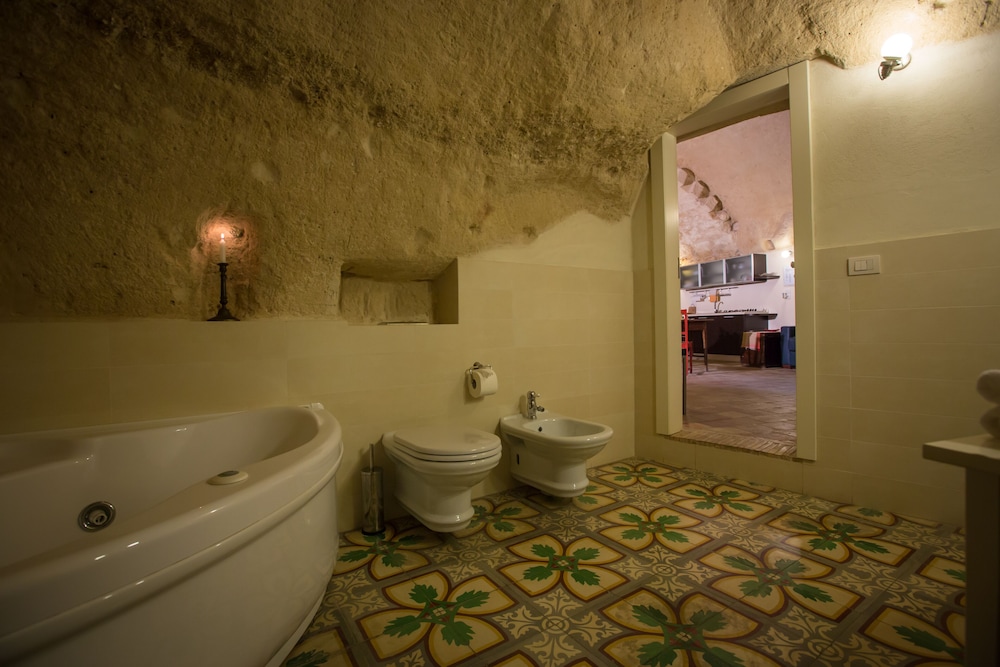 Superior Studio Suite - Photo 14