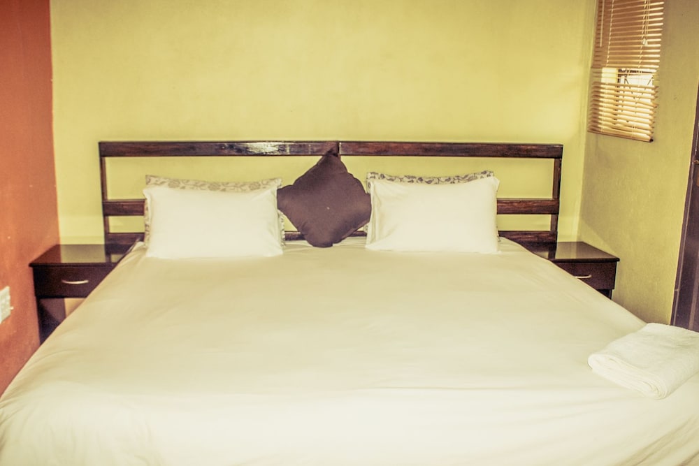 Basic Double Room photo 2