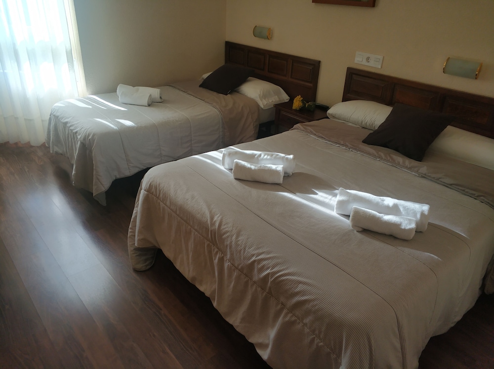 Family Room - Photo 6