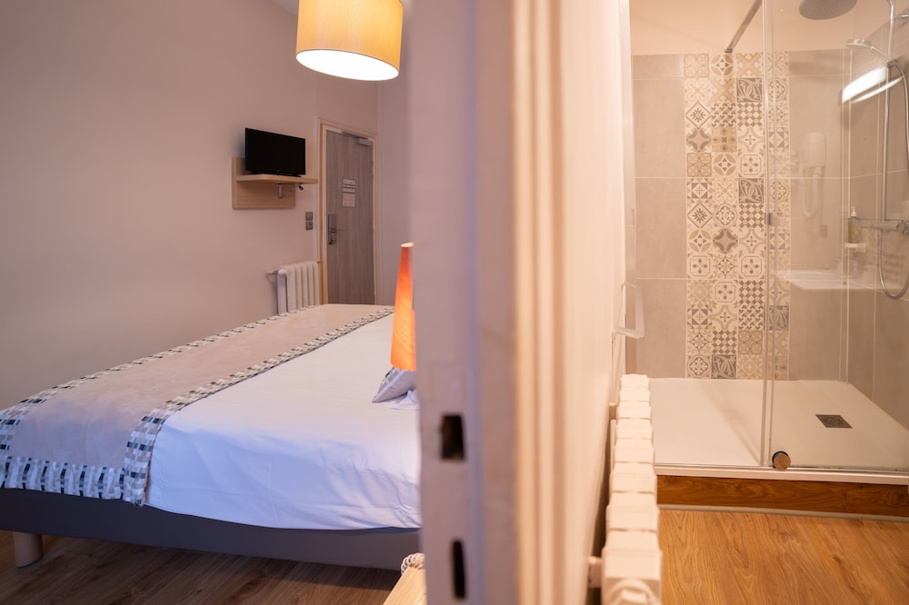 Superior Room - Photo 11