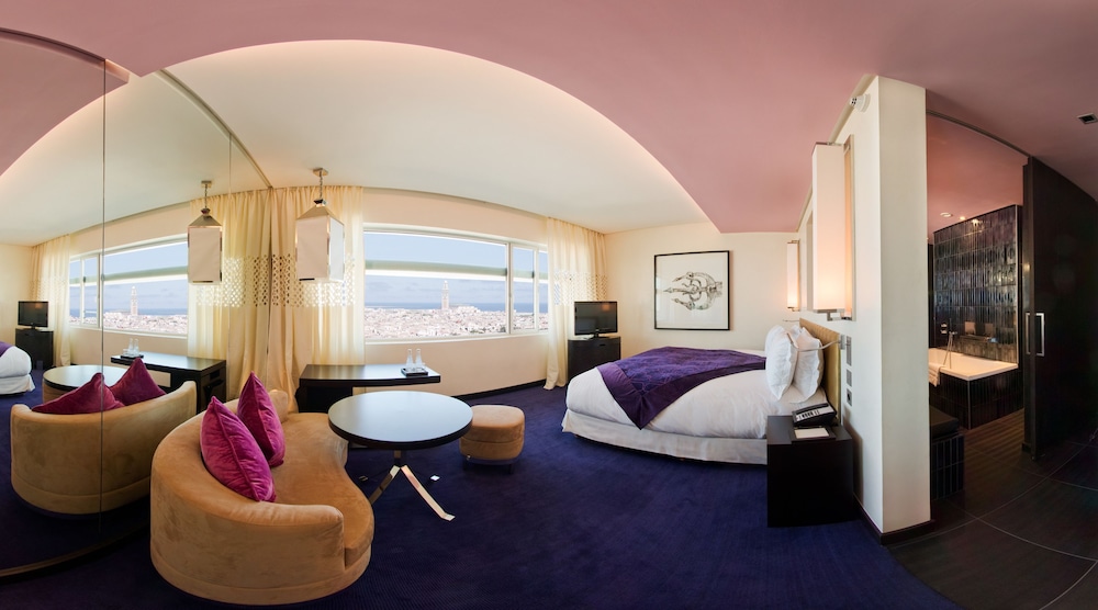 Luxury Room, 1 King Bed (Medina, Mosque and Ocean view) - Photo 10