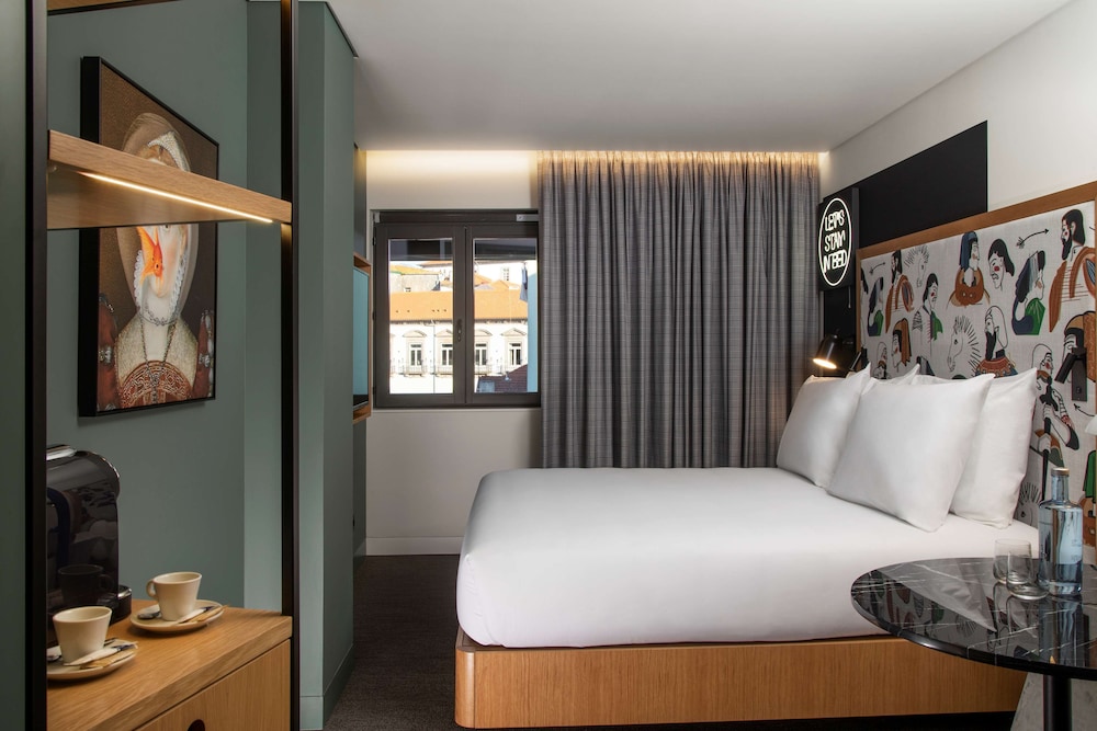 Superior Room, 1 King Bed - Photo 3