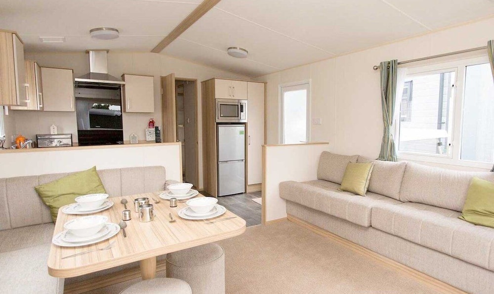 8 Berth Comfort Caravan 6 photo 1