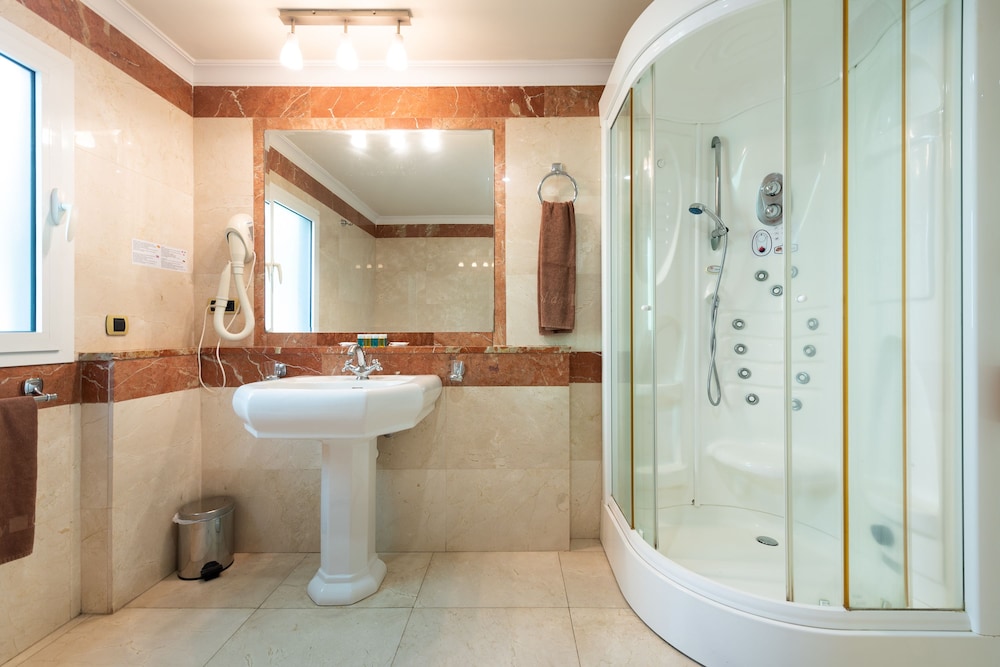 Suite, 2 Bedrooms, Private Pool, Beach View photo 3