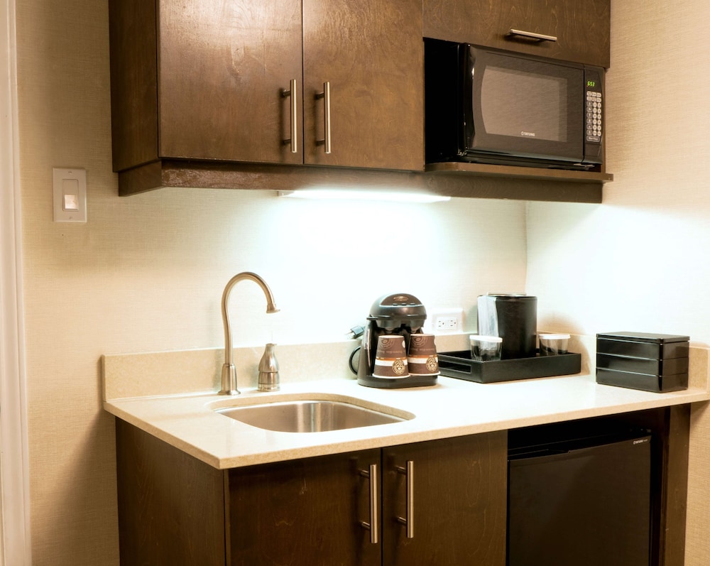 Room, 1 King Bed, Accessible, Non Smoking (Hearing & Mobility) - Photo 3