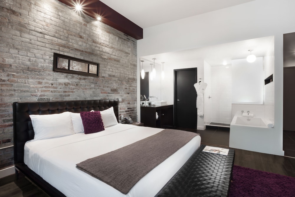 Loft, 1 King Bed, Bathtub, City View photo 3