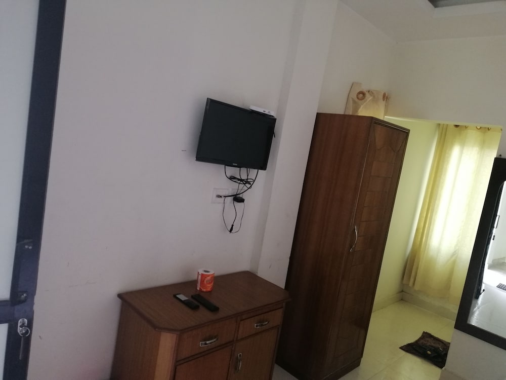 Family Suite, 2 Queen Beds, Pool View, Ground Floor photo 2