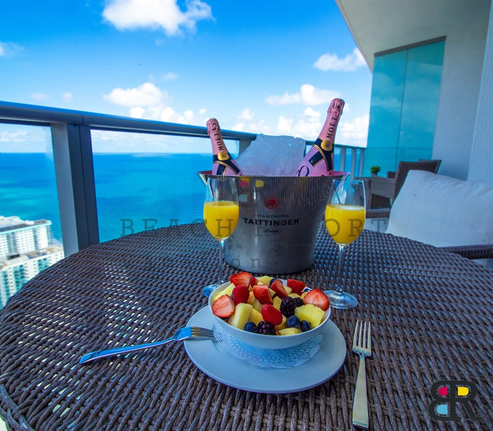 Design Apartment, 2 Bedrooms, Full Ocean View FOV