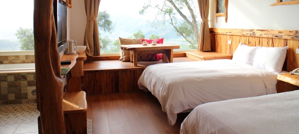 Gallery Quadruple Room