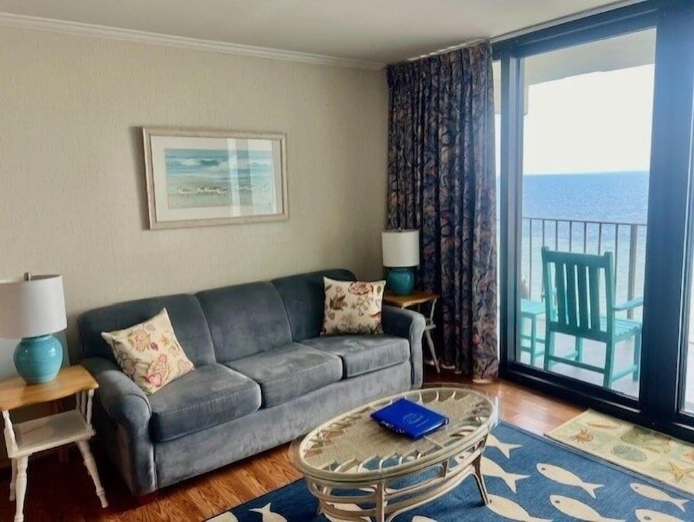 Condo, 2 Bedrooms photo 3