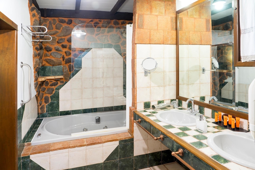 Superior Double Room (Rústica) - Photo 16