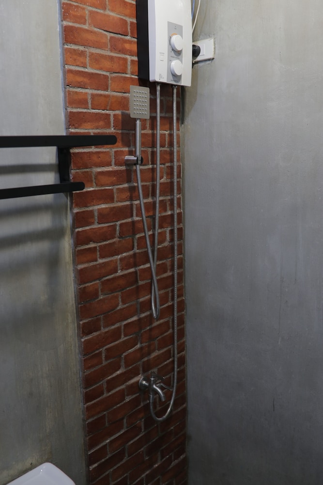 Standard Double Room - Photo 7