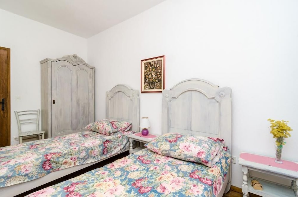 House (Holiday Home Field of Olives - Two Be) photo 1