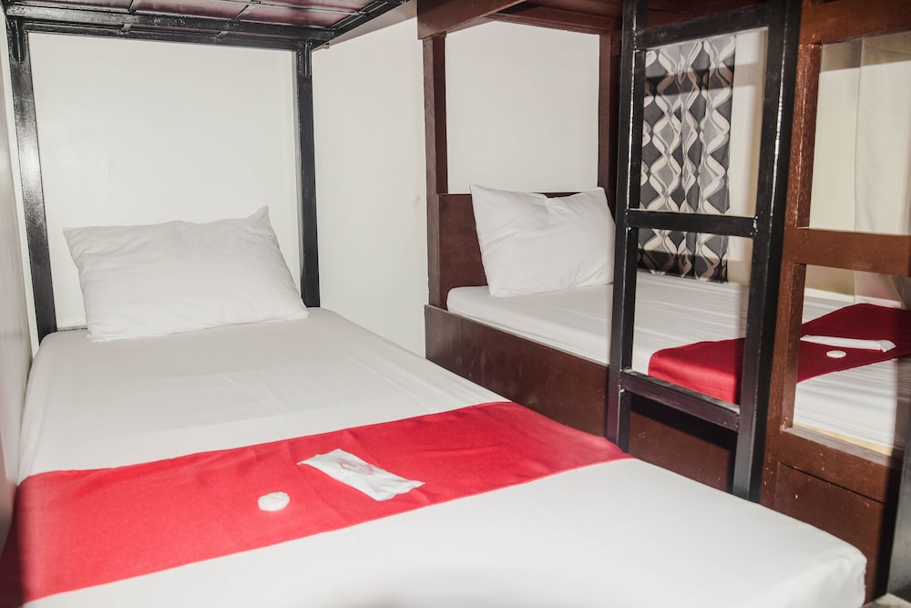Deluxe Quadruple Room - Photo 2