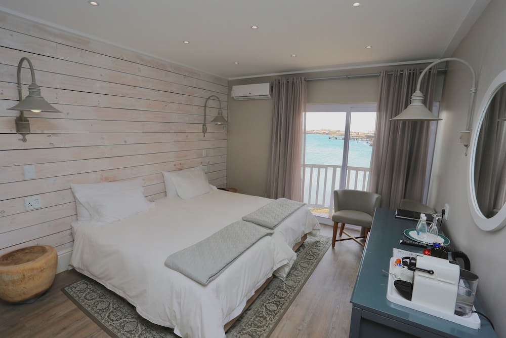 Deluxe Twin Room, Sea View, Sea Facing photo 1