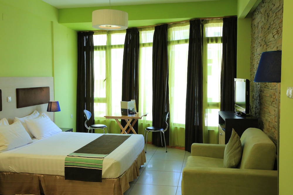 Standard Room, 1 King Bed photo 1