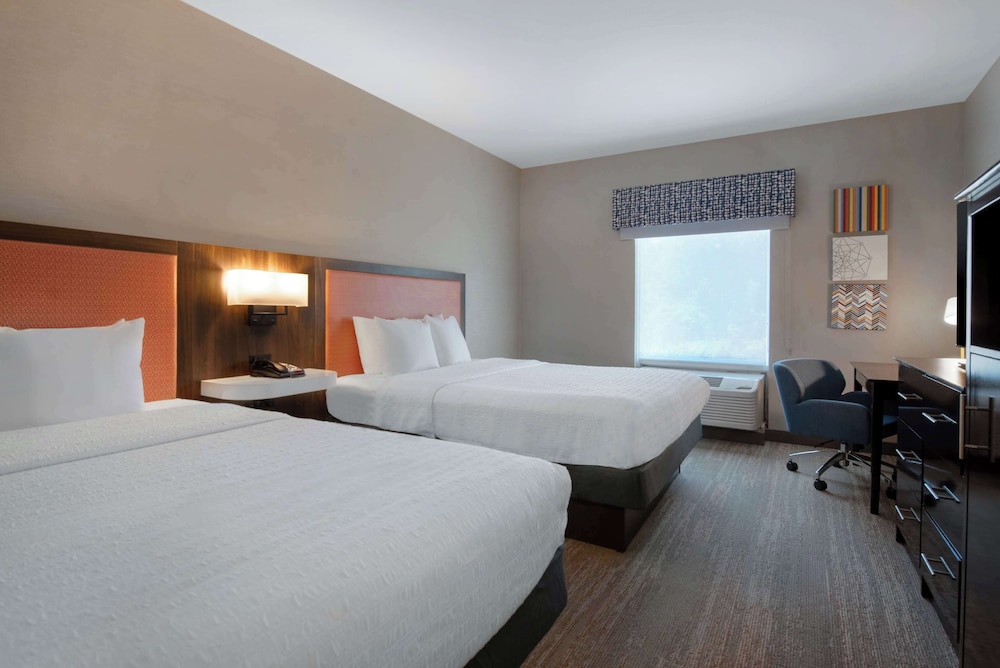 Room, 2 Queen Beds photo 3