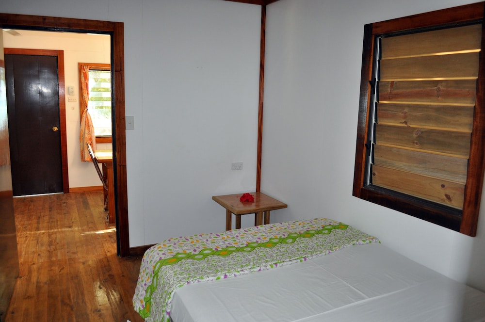 2 Bedroom Beachfront Cottage photo 1
