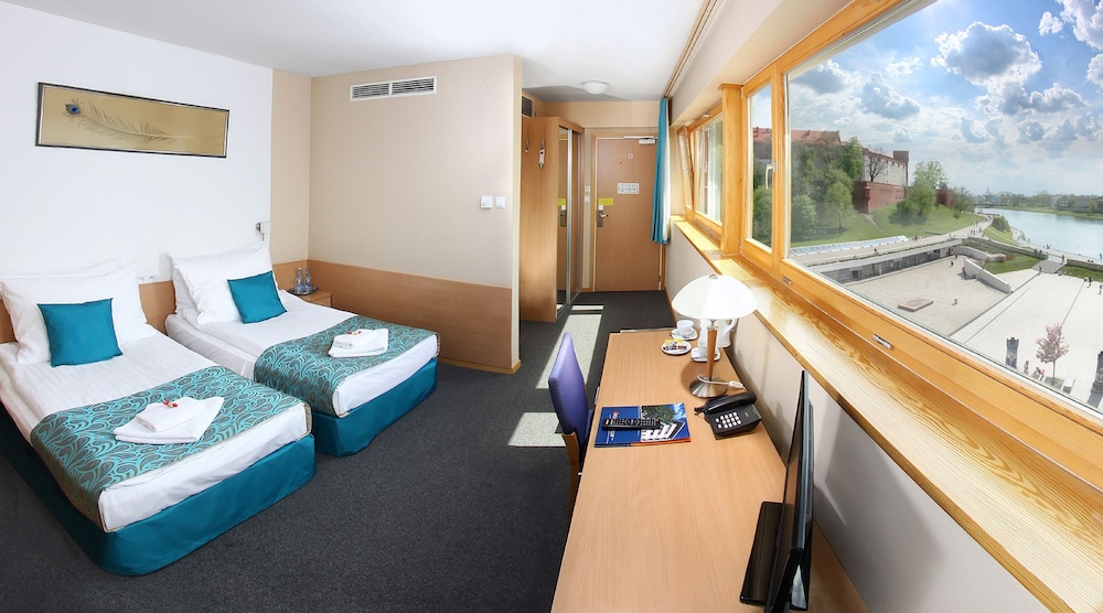 Superior Double Room, River View - Photo 3