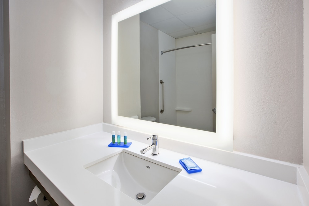 Suite, 2 Queen Beds - Photo 4