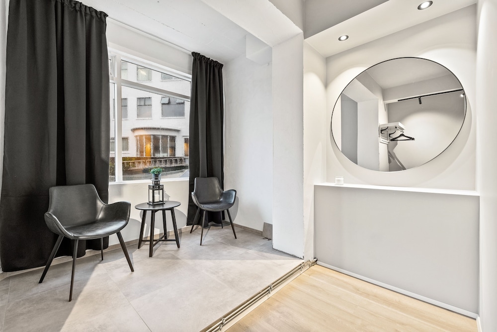 Comfort Apartment, 2 Bedrooms, Private Bathroom, City View photo 3