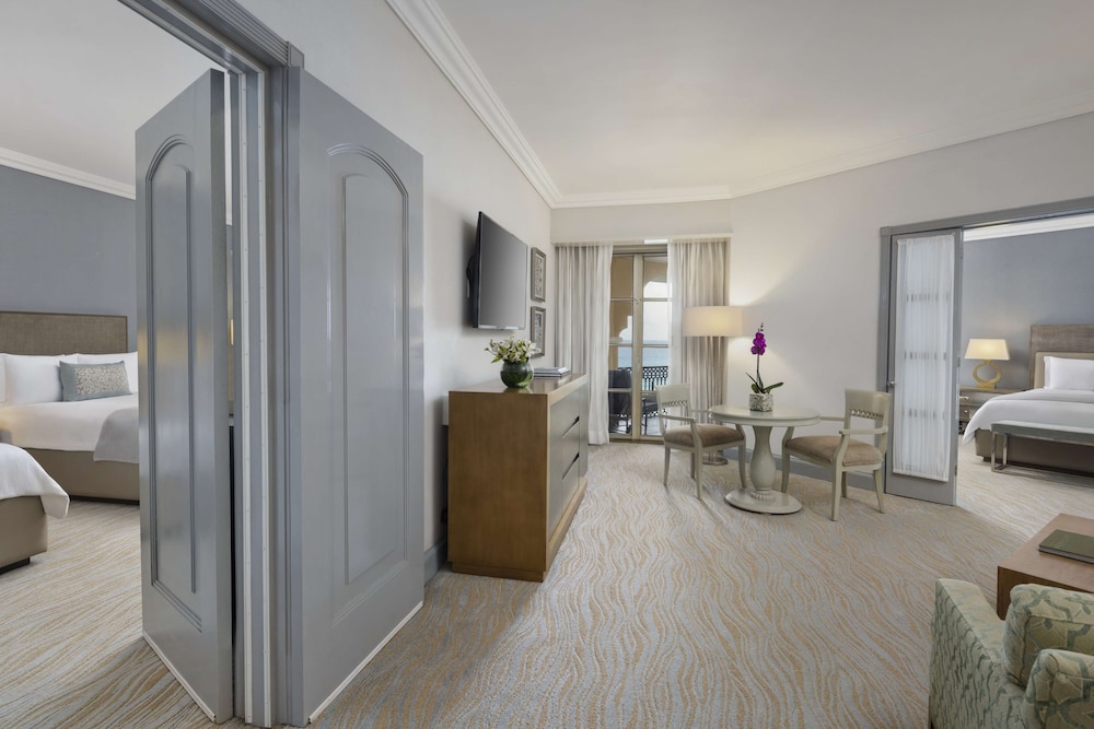 Presidential Suite thumbnail 5