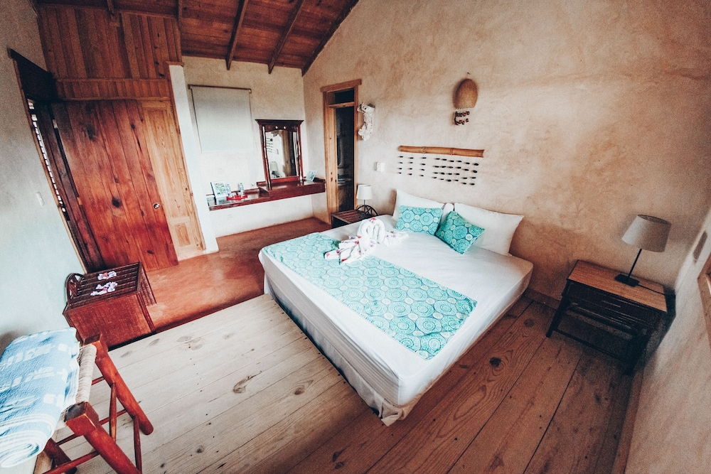 Deluxe Double Room Single Use, 1 King Bed, Balcony, Bay View