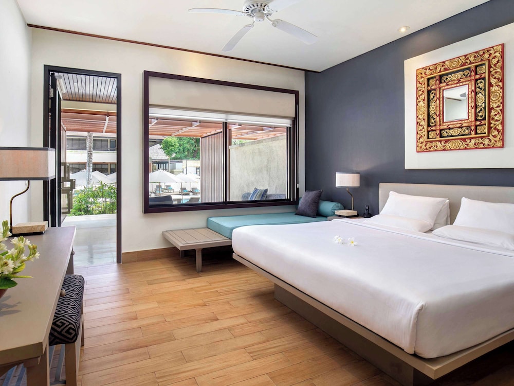 Deluxe Room, 1 King Bed, Pool Access (Garden Wing) - Photo 3