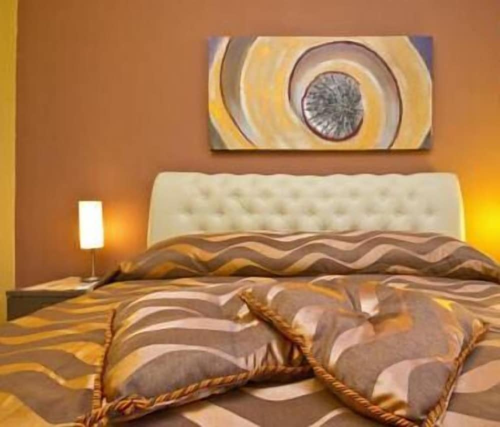 Triple Room (external private bathroom)