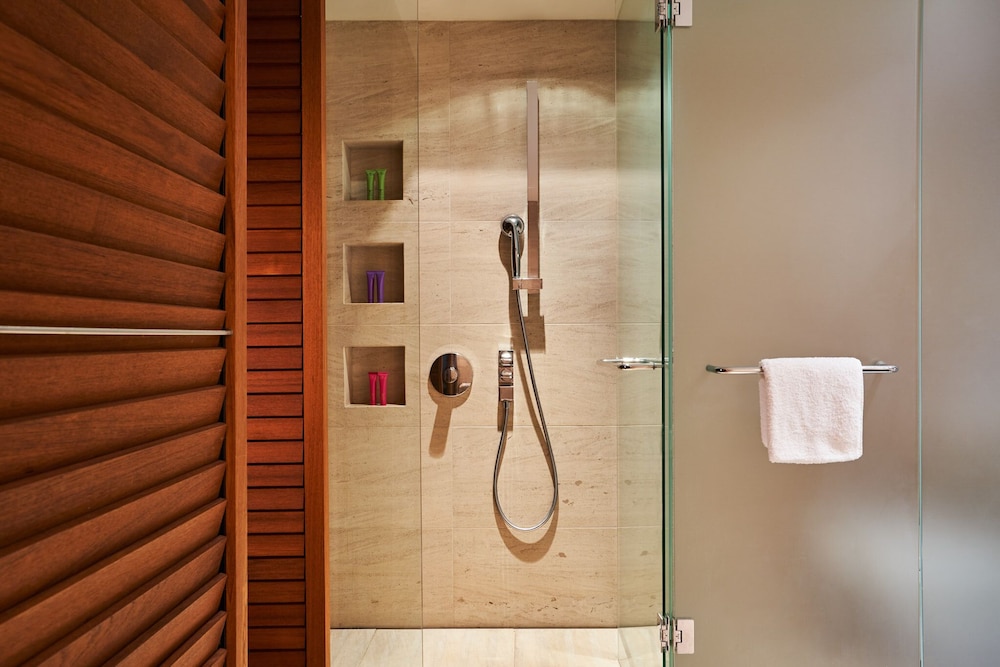 Deluxe Room, City View