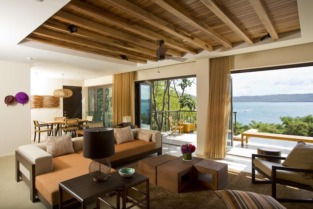 Suite (Plunge Pool) photo 2