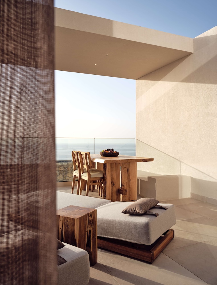 Elite Suite, Private Pool, Sea View - Photo 9
