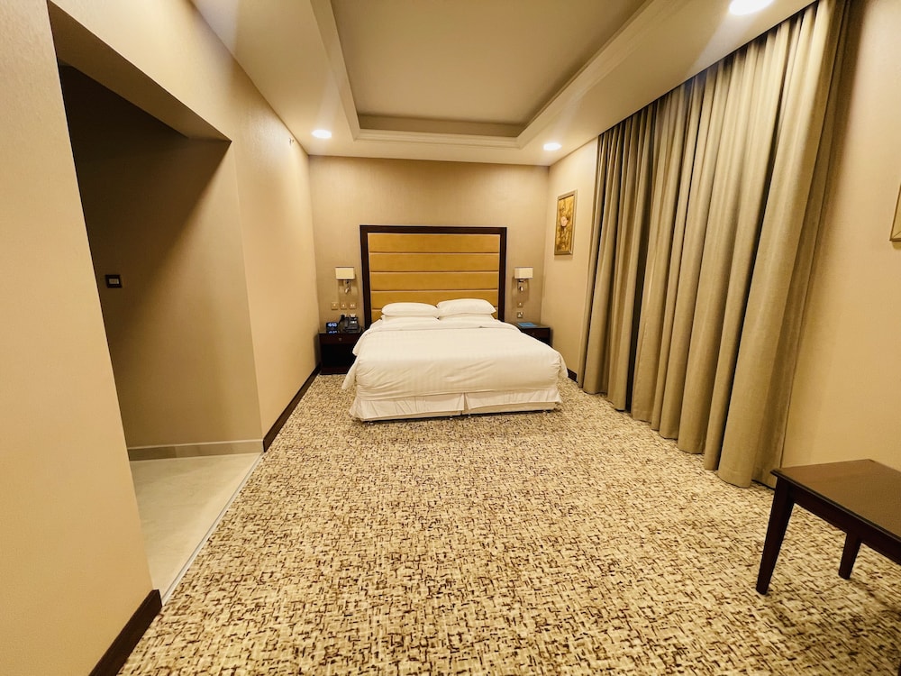 Deluxe Double Room, 1 King Bed - Photo 3