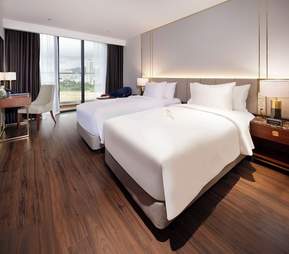 Deluxe Room, 2 Twin Beds, Balcony, Sea View photo 1