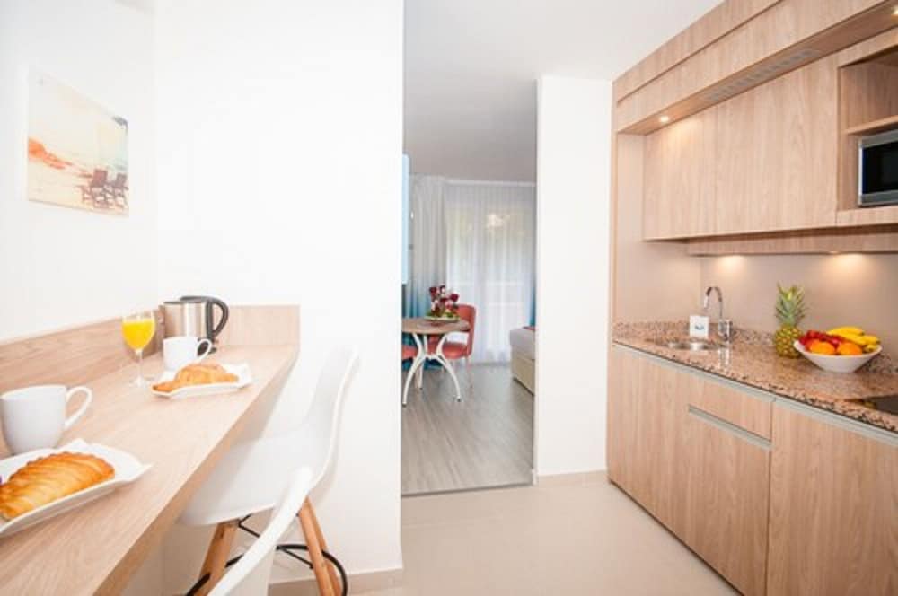 Apartment, 1 Double Bed with Sofa bed, Balcony - Photo 4