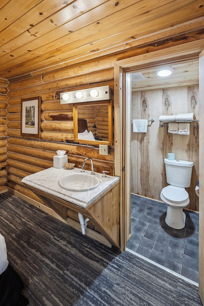 Deluxe Cabin, 1 Queen Bed, Mountainside photo 2