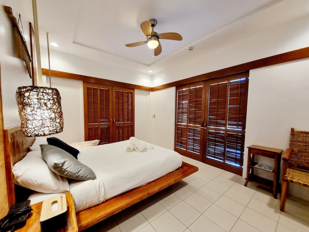 Premier Villa - Photo 3