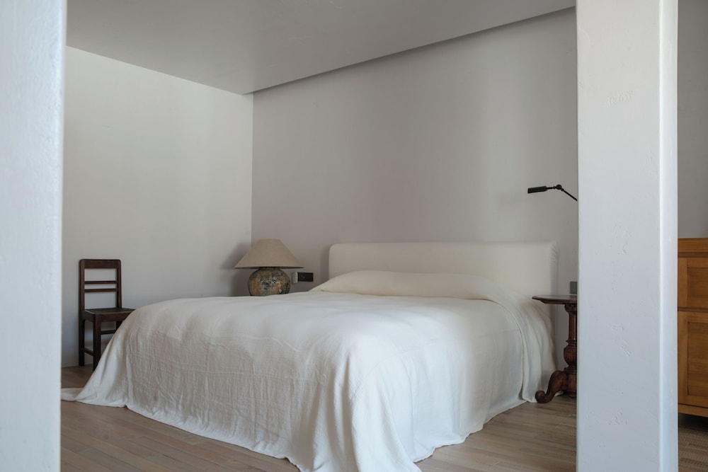 Classic Double Room, Courtyard View photo 1