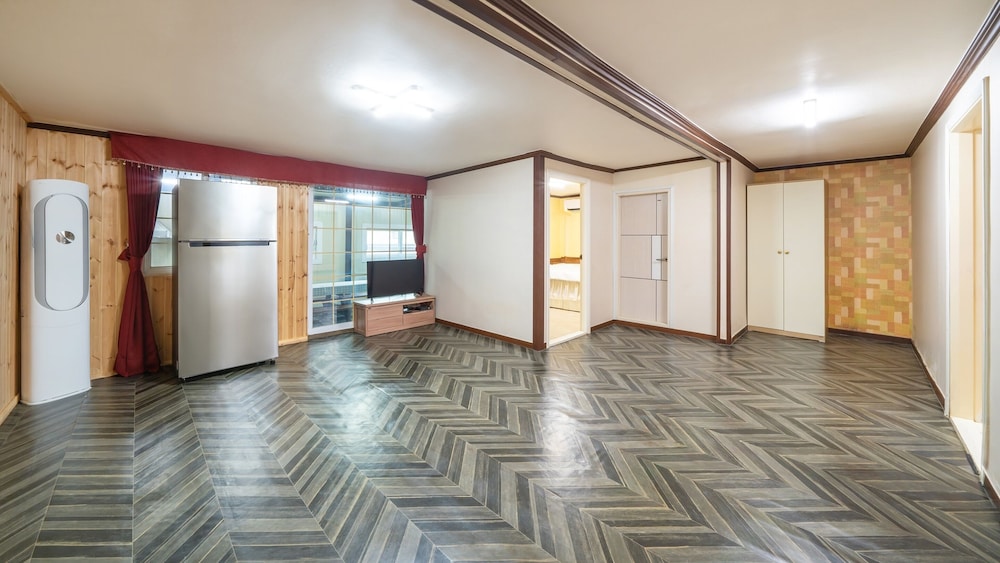 Basic Room, 2 Bedrooms (A201)