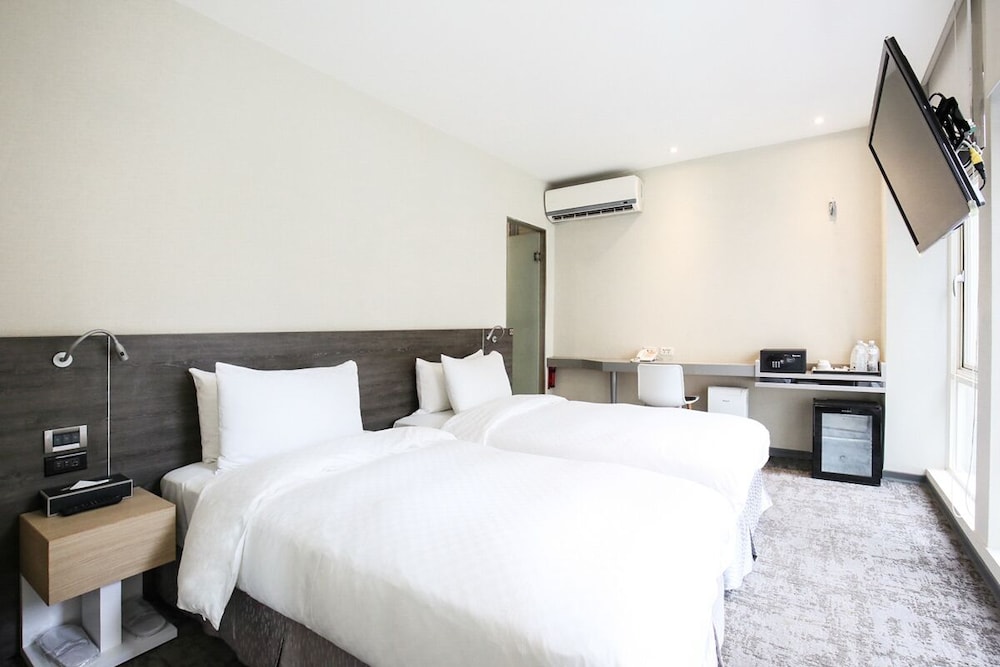 Twin Room, 2 Twin Beds, Non Smoking photo 3