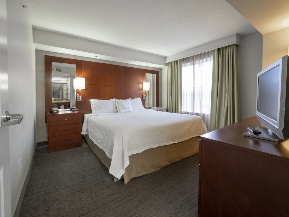 Suite, 1 Bedroom - Photo 3